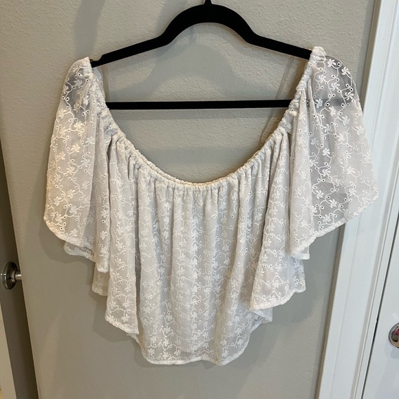 Astr white eyelet off the shoulder top m - Picture 3 of 4